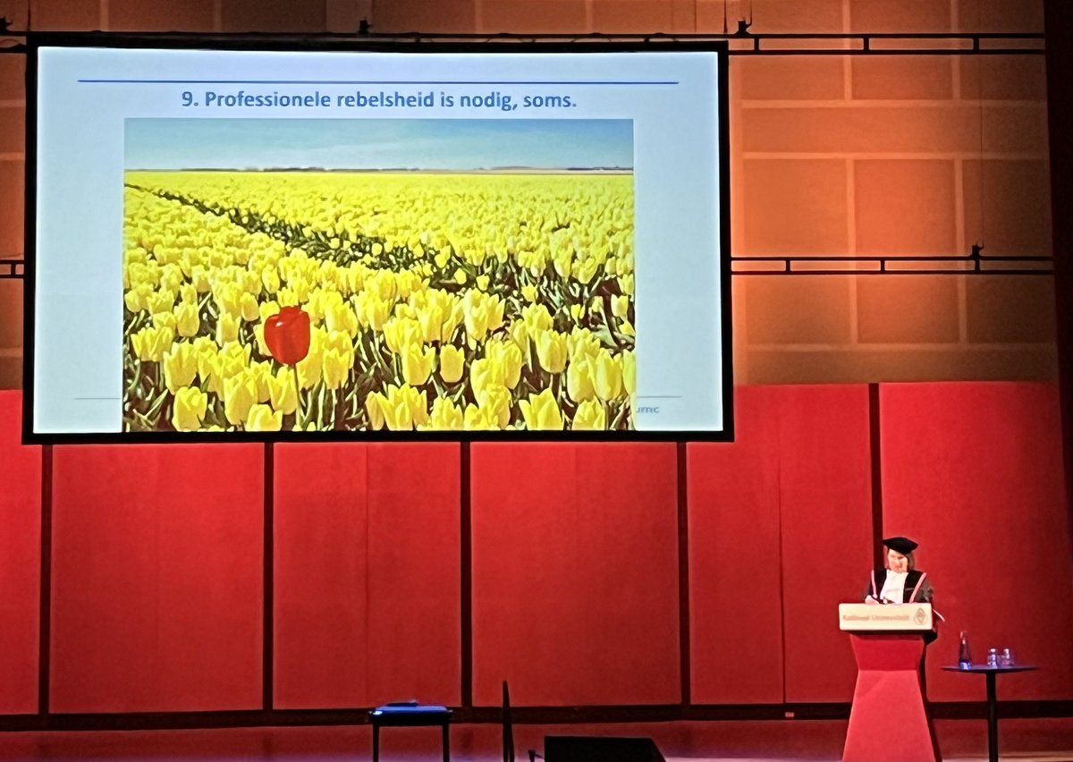 AlmaTostmann's tweet image. “Professionele rebelsheid is nodig - soms”
🤘 Yes! Count me in 🤩

Tijdens “afscheidscollege” van @MMuijsenbergh @radboudumc 

there are no goodbyes- en deze prof in het tackelen van Gezondheidsverschillen is nog lang niet klaar 💚