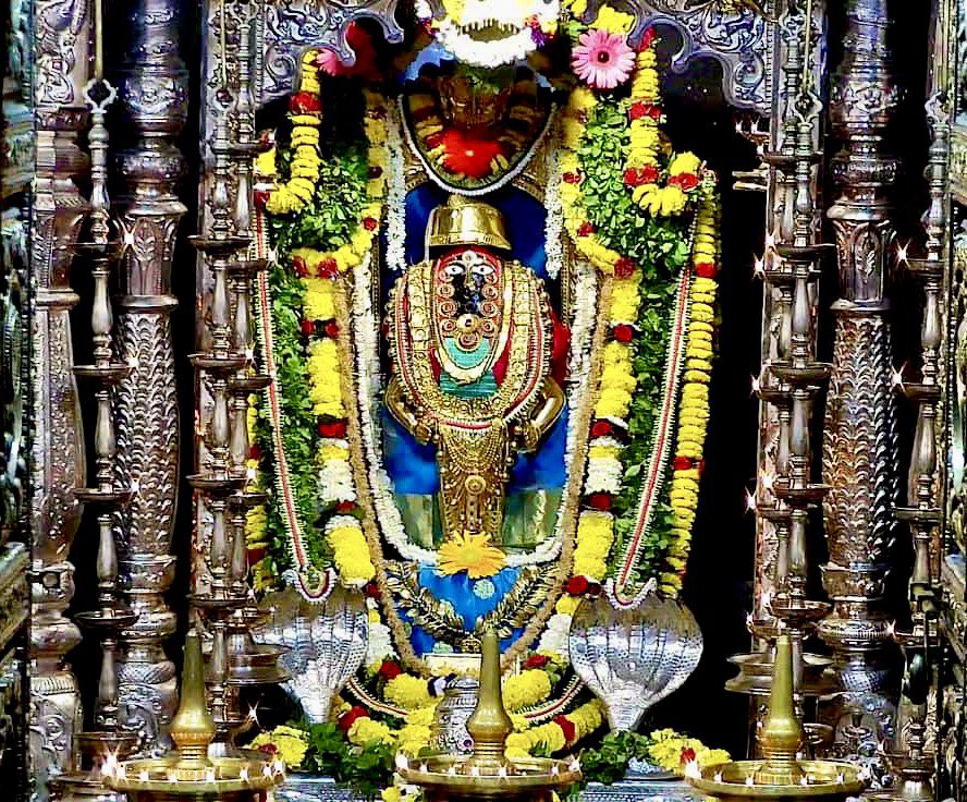 maroorpandu's tweet photo. Vithoba Alankaar at Shree Mahalasa Saunsthan Mardol today
#Mahalasa
#AshadhaEkadashi
#TemplesOfGoa
#GSBtemples https://t.co/3PncymmV1h