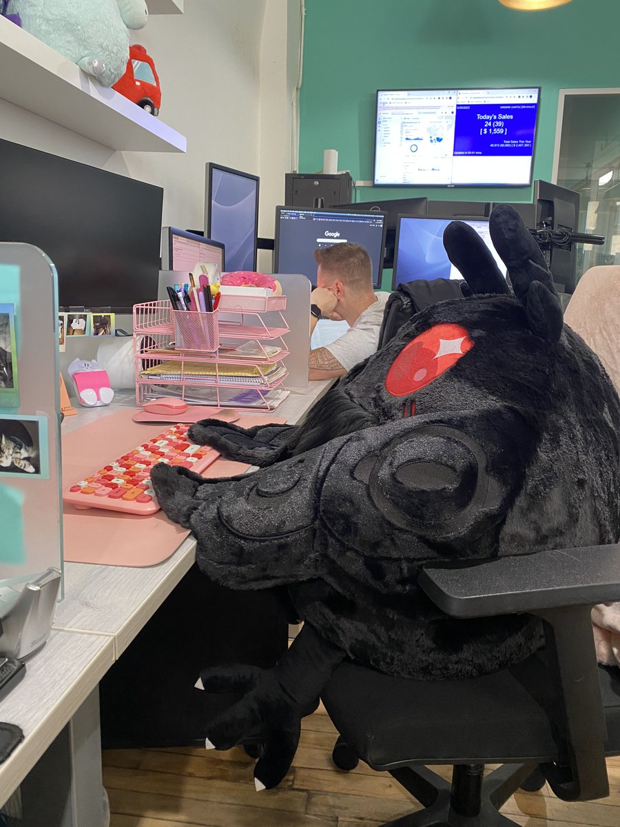 Squishable ◕‿◕ tweet media