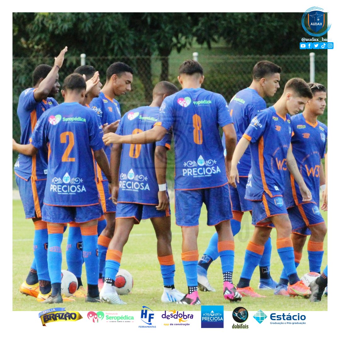 audaxrio_ec's tweet photo. Somos o time com base forte 💪 Formando atletas e cidadãos 💙🧡
Claro que a foto é de @Carolportu16 📸
-
#timedefutebol #baseforte #audaxbase #time #equipe #camisadetime #futebol #carioca #atleta #cidadão @dobifais https://t.co/3BZluXUyCb