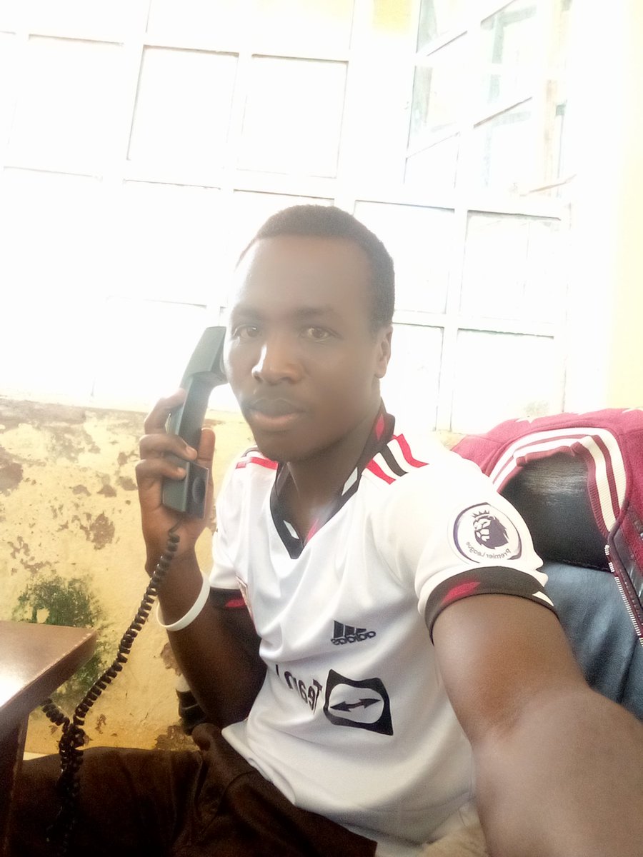 EdwinObisa's tweet photo. A broken heart, an empty wallet &amp; a pack of fake friends around u will teach u lessons that no school can teach you. Adjust your focus &amp; keep moving. 

The difference between Here &amp; There is 'T" which is Time.Use it well. Good luck https://t.co/0asMSBfv5n