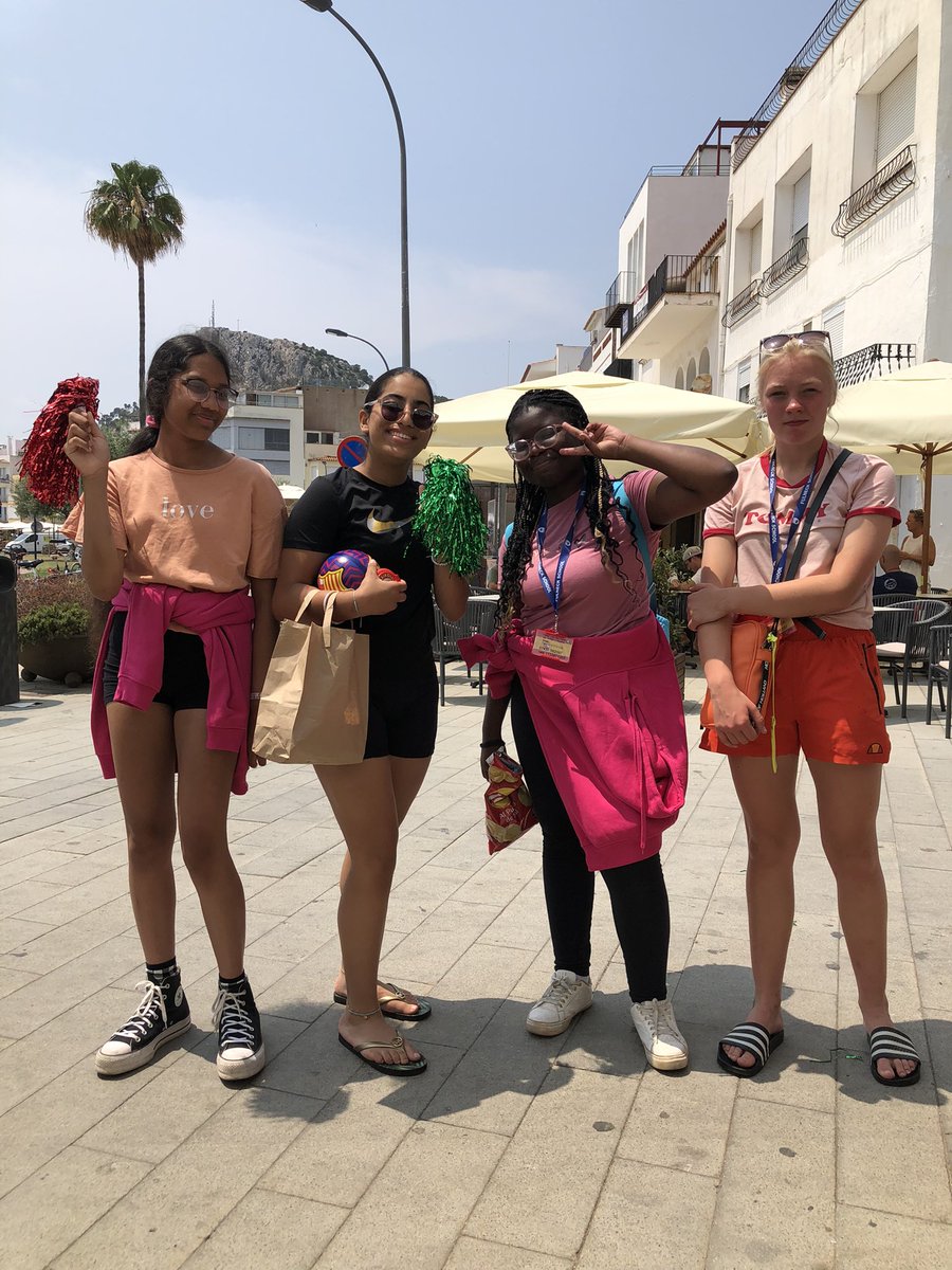🏆Tidiest Room Award🏆goes to🌟DIPIKA, KHOLOOD, BEULAH &amp; BO🌟compared to other rooms this was an easy one but the girls did a great job and surprisingly didn’t lose anything 😄👏 #FulneckSport #SportsTour23