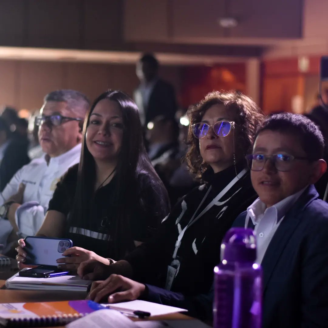 ¡4to día del XXV Encuentro de Líderes Académicos Transformadores! 🤝
La VIMEP comparte la evolución de los medios y mediaciones pedagógicas en el contexto de la educación virtual y perfeccionamiento del modelo pedagógico de la <a href="/universidadunad/">Universidad UNAD</a> 🖥️📈

#LideresTransformadoresUNAD
