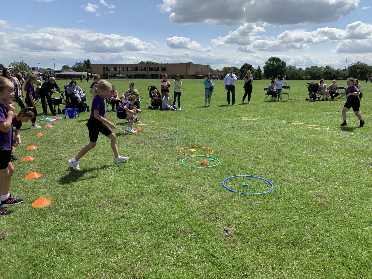 OJA_Brumby's tweet photo. Year 3 in action - just look at the determination on their faces #wanttowin #tryyourbest https://t.co/wnTASjjrbm