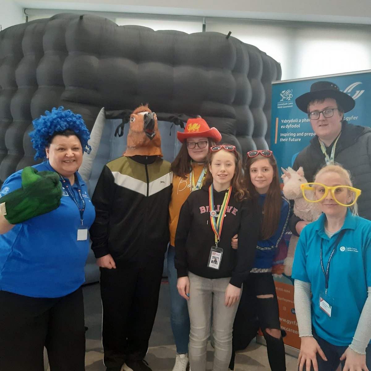 CareersWales's tweet photo. #ThrowbackThursday to our FE roadshows where we visited 16 campuses across #Wales to chat to college students about their next steps. It was great to meet so many of you! 

Can you spot yourself in these snaps? 📷#MovingOnMovingUp https://t.co/M5SUAHXcgt