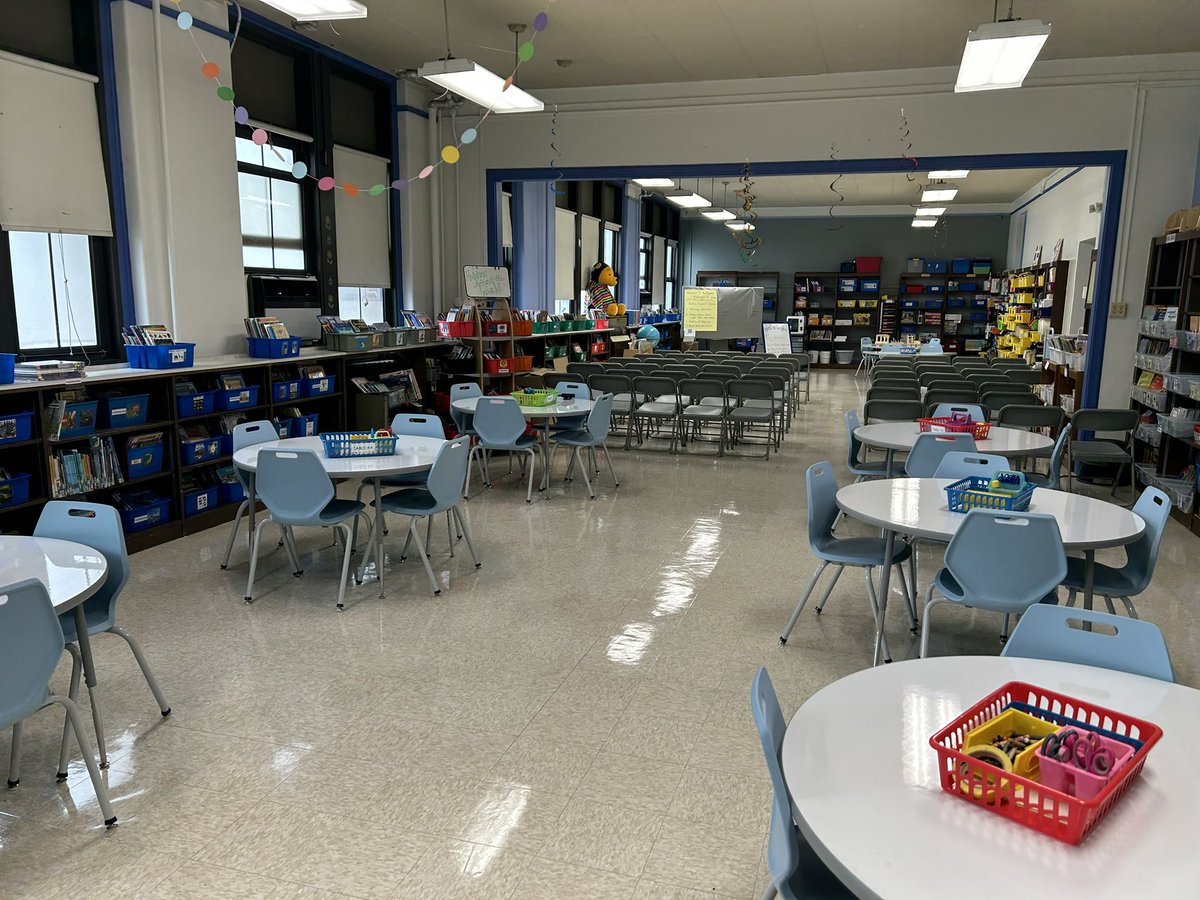 JeaniceEdge's tweet photo. An enormously appreciative thank you to @HeartsofAmerica &amp; it’s collaboration with @abbvie for helping to revitalize our library as part of the Week of Possibilities ! The 70+volunteers were amazing! #allin4nb @NBPSRoosevelt @nbpschools https://t.co/UaigPybkRY