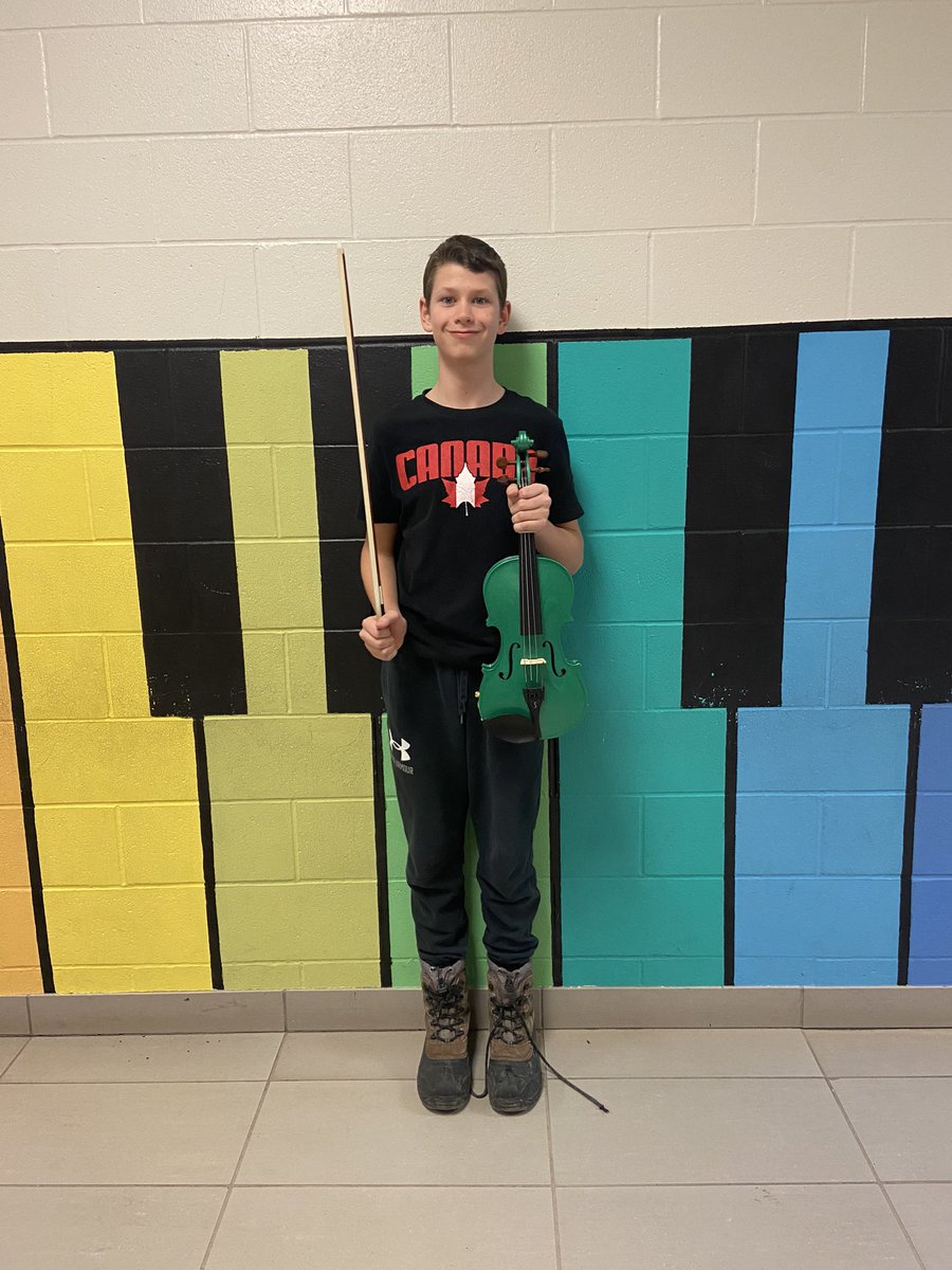 sistemawalk's tweet photo. Meet Liam! Liam is in his second year and says he likes violin because it’s fun!
#MusicIsForEveryone #Violin #Fun https://t.co/bBLGRikwvK