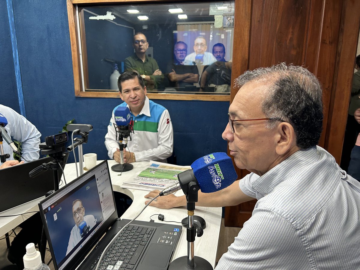 <a href="/RC5Oficial/">Revolución Ciudadana</a> <a href="/ElOroMAR70/">Movimiento MAR70</a> <a href="/LuisaGonzalezEc/">Luisa González</a> #DaríoMacasEnMedios | “La ciudadanía debe de saber y conocer qué antes estábamos mejor, los ecuatorianos piden seguridad, trabajo y bienestar.

Con <a href="/LuisaGonzalezEc/">Luisa González</a>, lo vamos a lograr, ya cambiamos el país una vez junto a <a href="/MashiRafael/">Rafael Correa</a> y lo volveremos a hacer. 

#LuisaPresidenta