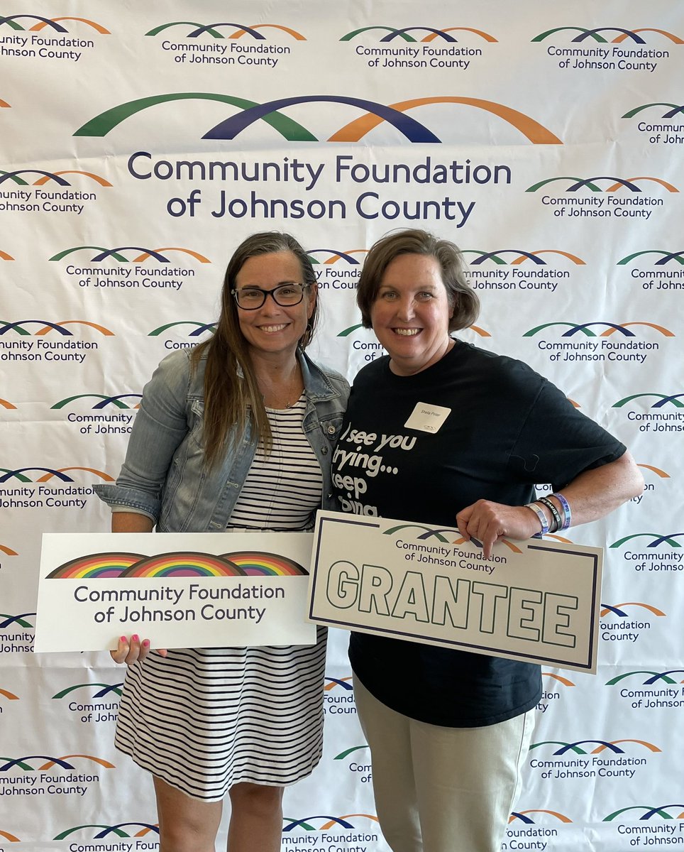 PinterSheila's tweet photo. Thrilled to be able to attend the “Celebration of Giving” with the Community Foundation of Johnson County! Their support allows us to meet (and exceed!) mission! @ImGladYouStayed #4DAS #OS14 #LoveLikeLily 🦋❤️🦋. It was also great to catch up with @HillsBank Molly Miller! https://t.co/SWP5anh5CD