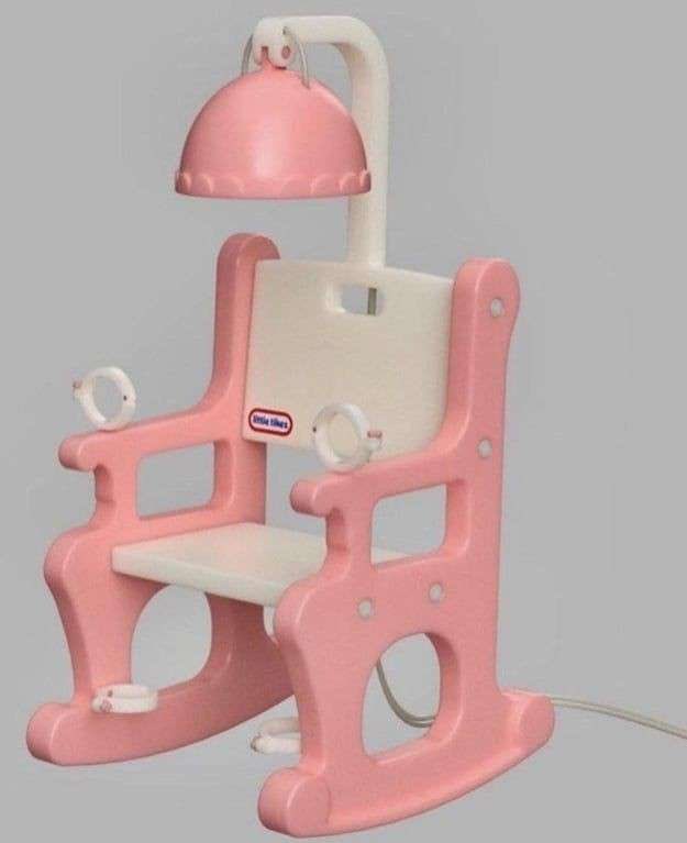 Battermeower's tweet image. Topher boeing electrocuted in Little tikes electric chair