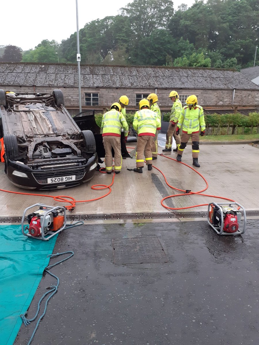 WMwright4062's tweet photo. RTC development Tuesday evening @UlverstonBLH with Grange and Broughton Fire Crews. Some really great feedback and lots of learning.

#1 make sure doors and lockers are closed when it's raining 🤣🤣

#2 observed benefit of Klan Lukas battery powered tools https://t.co/cUrkVUqSvY