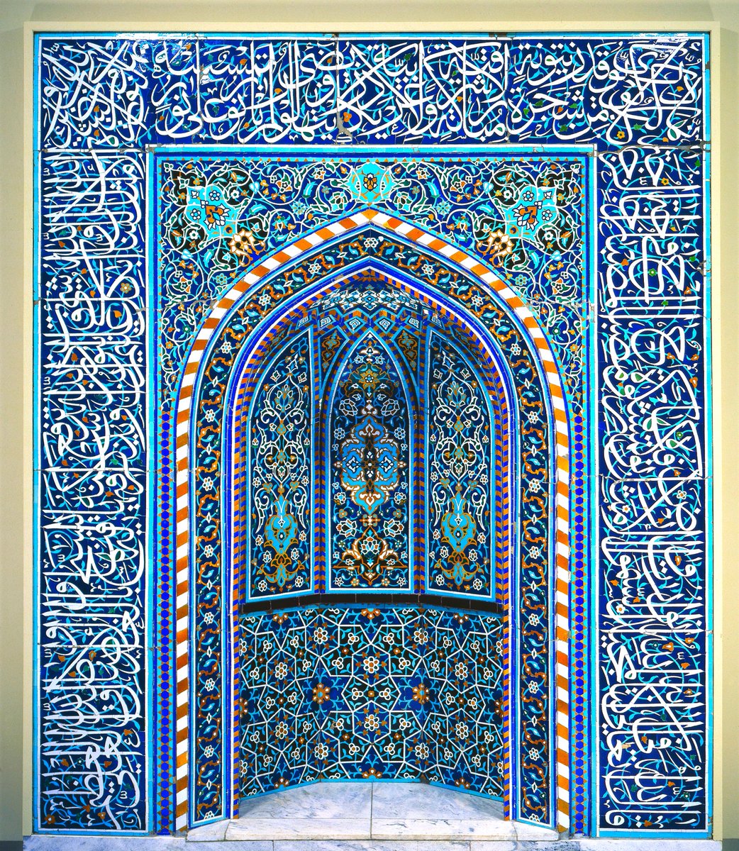 Jawnmard1's tweet photo. In the broad sense of the term, the arabesque includes ornamentation in stylized plant forms and strictly geometrical interlacing work. The first kind of ornamentation is all rhythm, or, to put it more exactly, 
(1/2) https://t.co/YTMevfcZcY