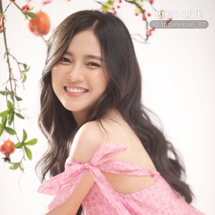 revei46's tweet photo. #BIGOLIVE に来てThanh Nhàn 🦁♌️ の配信を見ながら新しい友達と出会いましょう！
https://t.co/xvBhDNP5YC https://t.co/4HrQKHwRxp