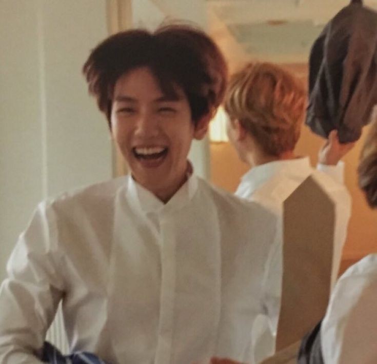 baekhyun cute and smiley face in photoshoots is so adorable <3