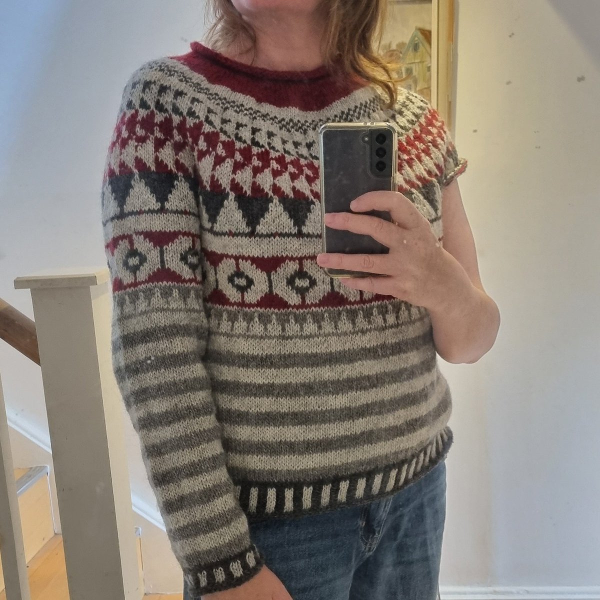 FloraKnits's tweet photo. Hey #knittingTwitter 
V pleased with this fun knit, via @MidwinterYarns 🙏 My first adult jumper! 

Any advice on a slightly bulgy yoke? I feel maybe the depth to armpit is a little long? Or too many stitches? But fit is comfy. I am not going to undo anything, but want to learn. https://t.co/Gxt4vug0dq