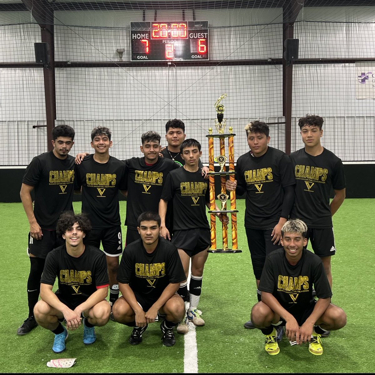 LeandroYzaguir1's tweet photo. Kilgore United- 5v5 soccer with some high school teammates. 5 straight Championships in a row. ⚽️⚽️⚽️@Jobani_Chavez and team great work against our toughest opponent yet. Won 7-6 in a close match. Congrats Kilgore!! @KilgoreBooster https://t.co/tf7eSEdvjs