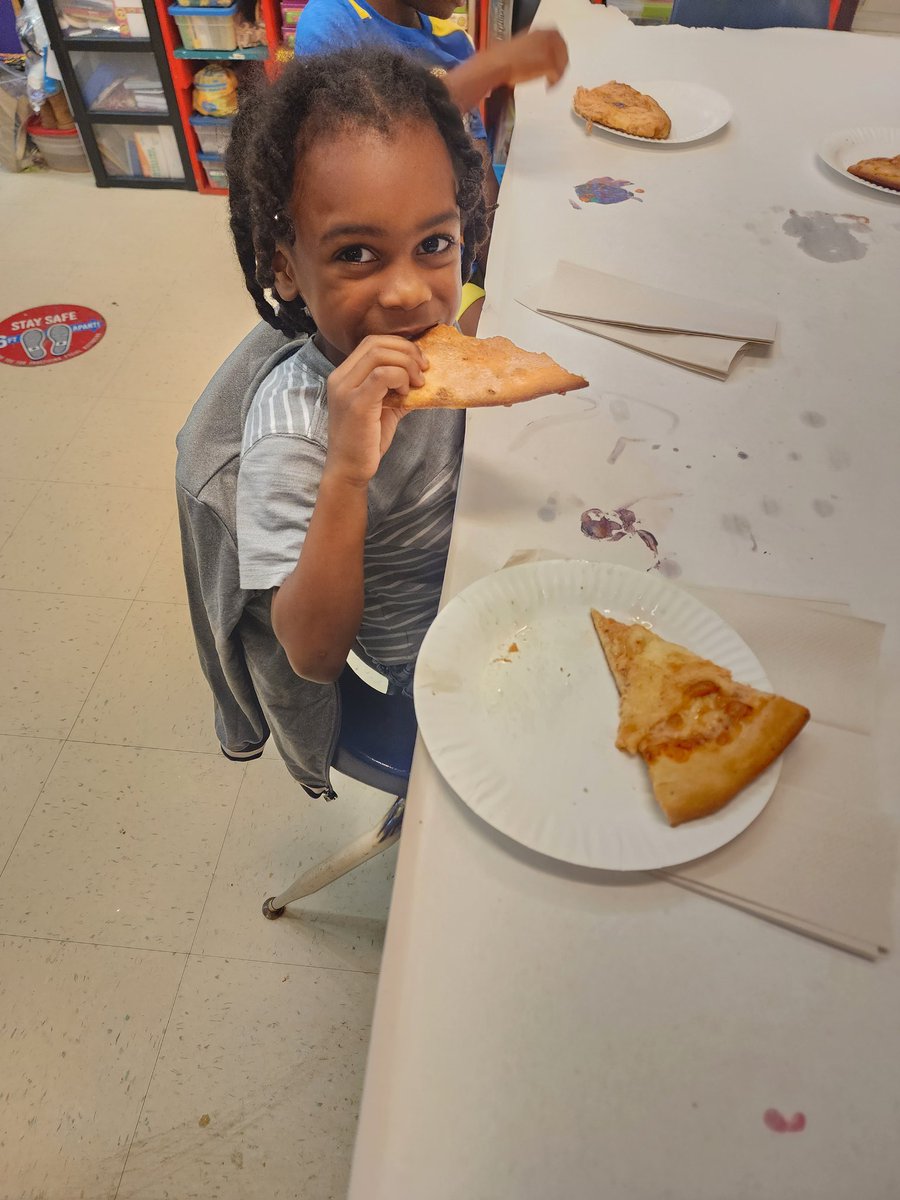 Jacinta4AlexVA's tweet image. A huge THANK YOU to Nick from Fairlington Pizza for donating the pizzas for our Ruby Tucker Summer "Books and Pizza" Party!!! We appreciate you and all that you do for the Alexandria community!😎📚🎉🍕🫶🏾🎈 #RubyTuckerReaders #AlexVA #ARHA #SummerFun2023 #readtoachild