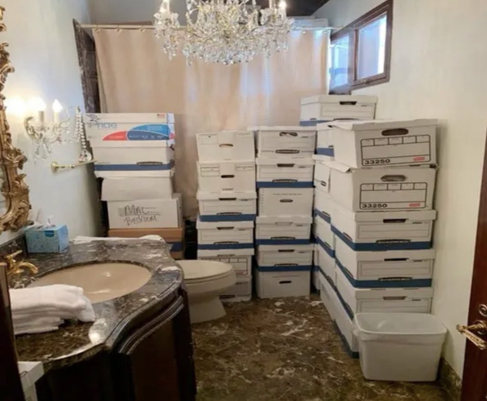 TheMuellerName's tweet image. BREAKING: Now they have been cleared by #ICACReport Gladys and Daryl will be sorting through their old papers and records in preparation for their memoirs which will be optioned and turned into a four part rom com for the ABC. “You don’t pass the pub test, but I don’t care”