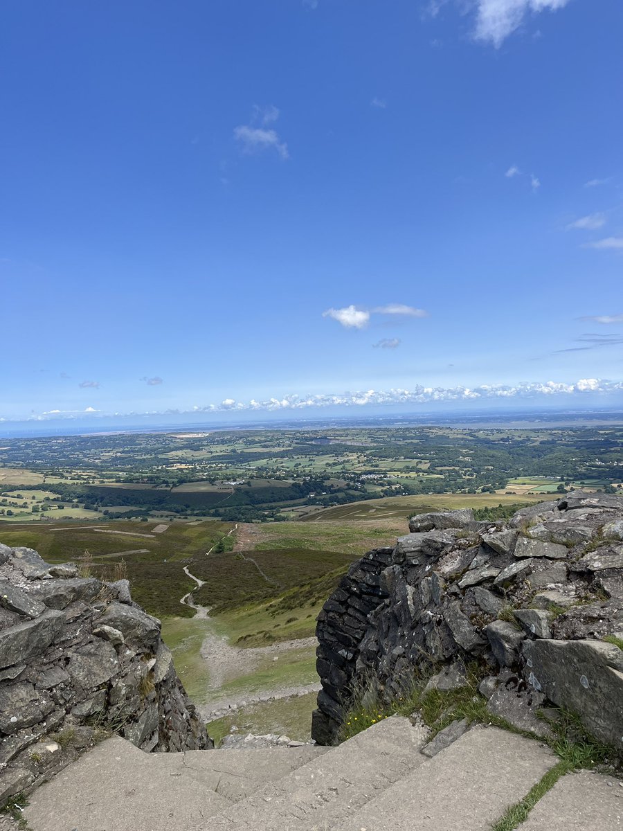 Fab two days with the cadets bunch. I even managed to actually walk up quite a big hill too 👀 @FltLt_TRoberts #DukeofEdinburgh