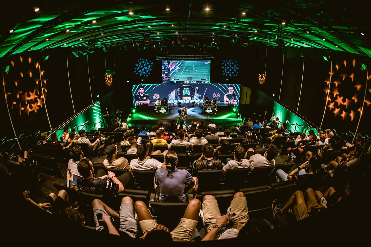 FPFeSPORTS's tweet photo. A 𝙂𝙍𝘼𝙉𝘿𝙀 𝙁𝙄𝙉𝘼𝙇 está a chegar 🏆 Este fim de semana, os 16 melhores jogadores nacionais vão em busca do título de campeão nacional na #FPFGrandeFinal 2023

📆 1 e 2 de Julho
📍 Pavilhão Leões Porto Salvo
📺 https://t.co/t0G9kj1FKk
🎟️ Entrada Gratuita https://t.co/fQMoN942bD