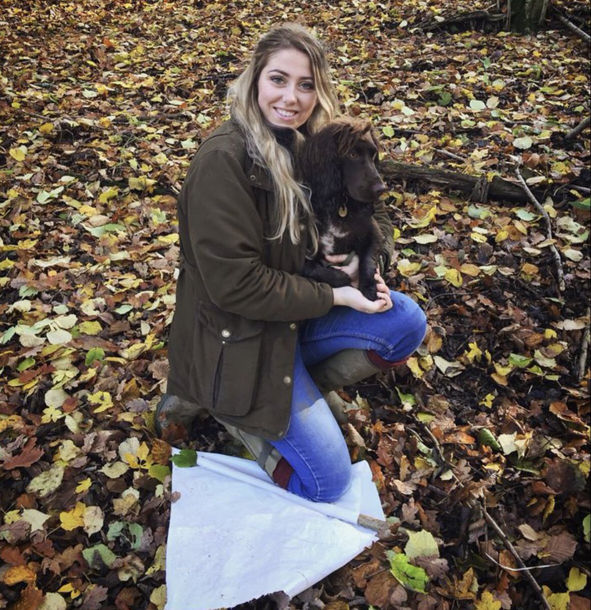 Happy Thursday!

Head out to the woodlands & take in the fresh air.

@maddiealoof 📷

#wearesherwoodforest #woodlands #countryclothing #walks #dog #nature