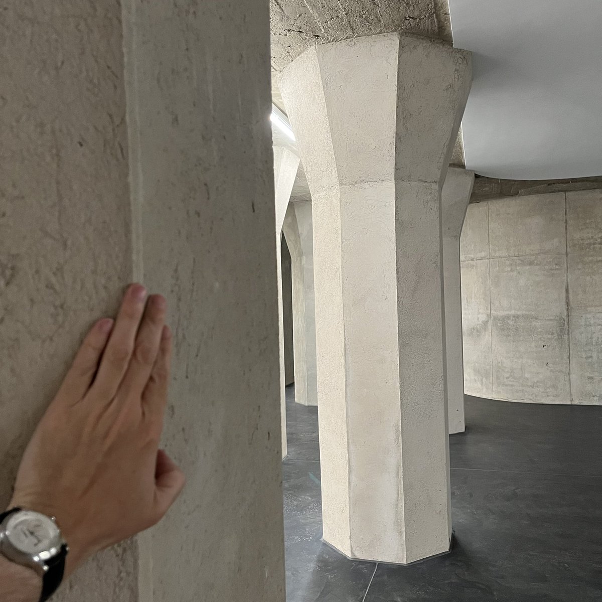 View_points's tweet image. Zoals geleerd van @MartjanKuit en @Funkturm1969 natuurlijk even het beton voelen in prachtige museum Küppersmühle in Duisburg