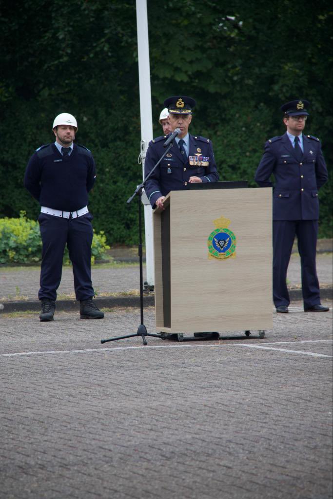 Jvd_Tweet's tweet photo. Op @VlbLeeuwarden @VlbVolkel en AOCS NM vieren wij 110 jaar 🇳🇱 Militaire luchtvaart , 70 jaar  @Kon_Luchtmacht en 1 jaar #ACC. Traditioneel herdachten wij op onze verjaardag ook  de ons ontvallen collega’s tijdens een bijzondere vlaggenparade. https://t.co/PNwmFWZDUy