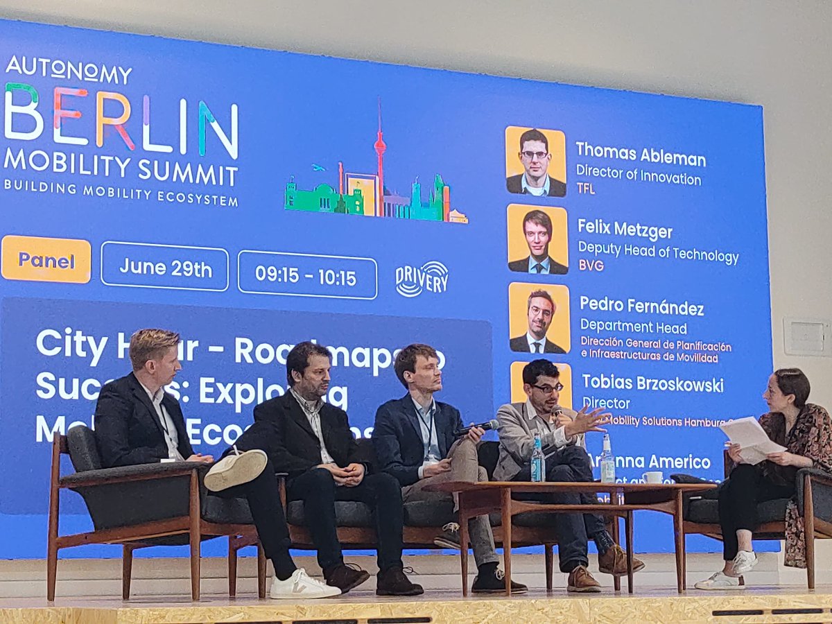 🚗Visitamos desde la Ofecomes de #Berlin el #BerlinMobilitySummit organizado por <a href="/AUTONOMY/">AUTONOMY</a>, un congreso sobre movilidad urbana donde se exploraron soluciones innovadoras, impulsando la movilidad inteligente y sostenible en Berlín 

#icex #ofecomes #MovilidadUrbana #Innovación