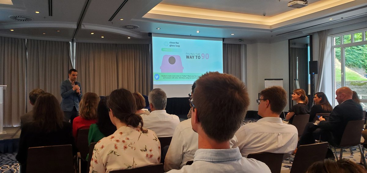 marthizon's tweet photo. Boosting glass collection for recycling in Europe including in #HORECA is the objective of the platform Close the Glass Loop. @HOTREC_EUROPE is a proud member of CGL. Happy to take part in the annual event today. #PavingTheWayTo90 https://t.co/BWKBWWBjRD