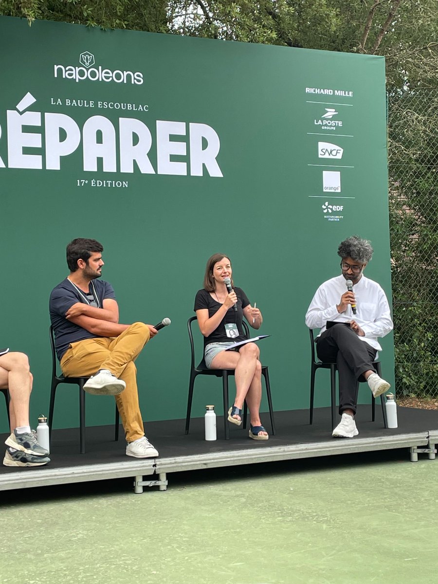 HOP - Halte à l'obsolescence programmée (@halteop) on Twitter photo Nous sommes à #LaBaule pour la 17e édition <a href="/LesNapoleons/">LesNapoleons</a> qui a pour thème #RÉPARER ! 🔧 Ce matin, Laetitia Vasseur était aux cotés de <a href="/GuyPezaku/">Guy Pezaku</a> de <a href="/MurfyFR/">Murfy</a> et Jeanne Guien @CulturePoub, lors d'une table ronde animée par <a href="/sebastienfolin/">Sébastien Folin ✊🏾🧡</a> pour parler #surconsommation. 🛒 Nous sommes à #LaBaule pour la 17e édition <a href="/LesNapoleons/">LesNapoleons</a> qui a pour thème #RÉPARER ! 🔧 Ce matin, Laetitia Vasseur était aux cotés de <a href="/GuyPezaku/">Guy Pezaku</a> de <a href="/MurfyFR/">Murfy</a> et Jeanne Guien @CulturePoub, lors d'une table ronde animée par <a href="/sebastienfolin/">Sébastien Folin ✊🏾🧡</a> pour parler #surconsommation. 🛒