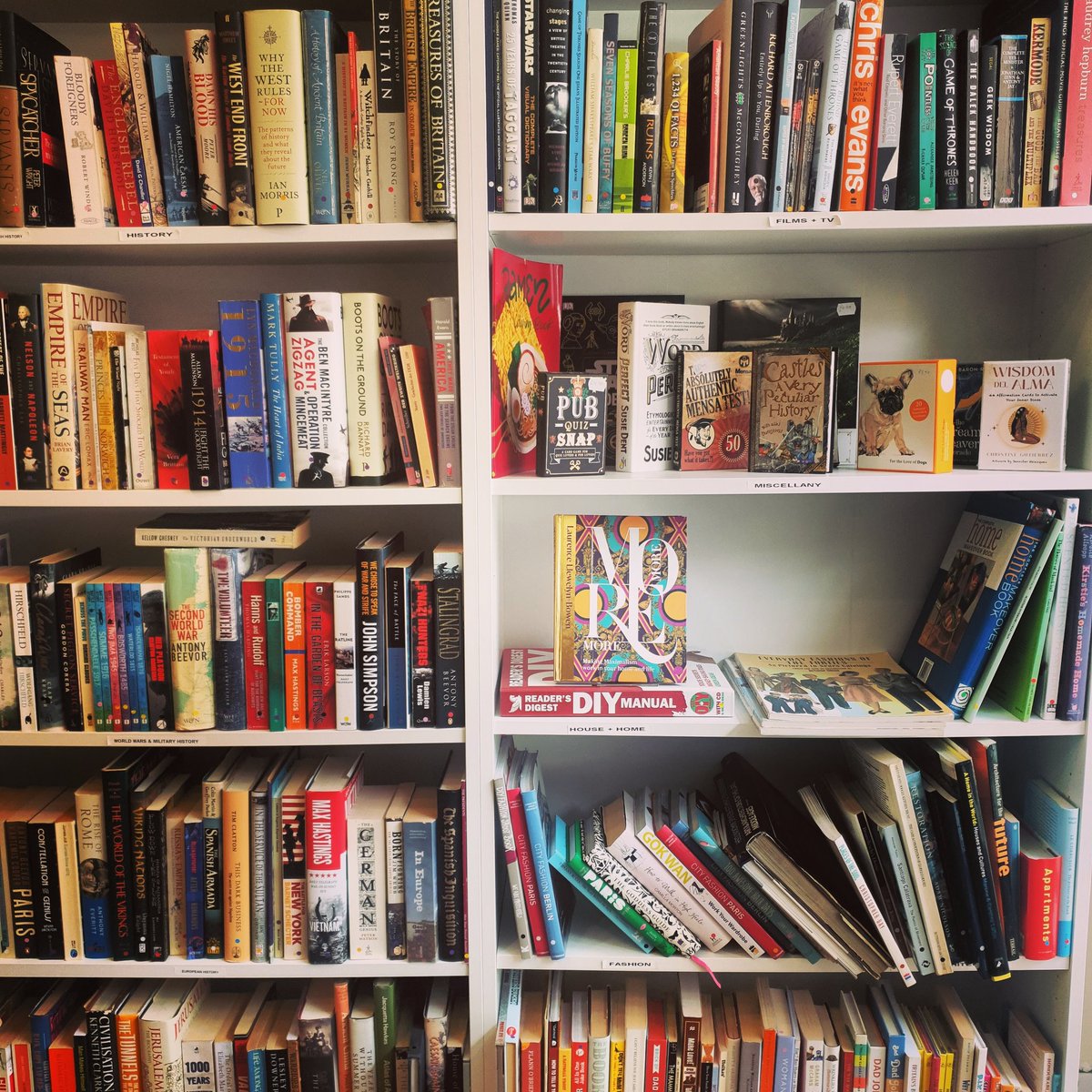 Our donations are officially open again 🥳🥳 Help us restock our shelves by donating all the old books on your shelves (and make some space for new ones in the process 😉) We are open every day from 10 - 4 and happy to take donations of any size! 🥰