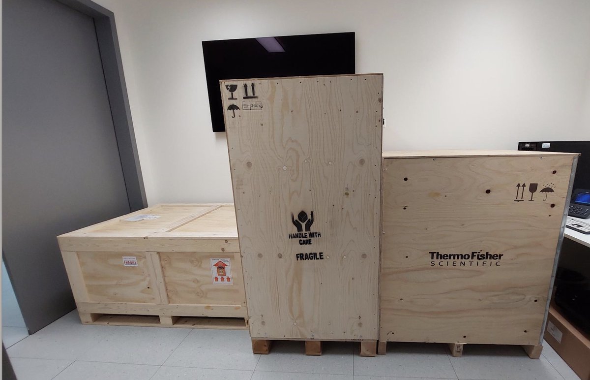 Andreas Boland (@bolandlab_ge) on Twitter photo #hugthebox time in Geneva!
Looking forward to collect data with the F4i+Selectris X filter! Thank you for all the support <a href="/UNIGEnews/">Université de Genève</a> <a href="/unige_en/">UNIGE_en</a> and SNSF <a href="/snsf_ch/">Swiss National Science Foundation</a> and everyone else.
This will make such a big difference for the Structural Biology community in Geneva (Lac Leman). 🏆 #hugthebox time in Geneva!
Looking forward to collect data with the F4i+Selectris X filter! Thank you for all the support <a href="/UNIGEnews/">Université de Genève</a> <a href="/unige_en/">UNIGE_en</a> and SNSF <a href="/snsf_ch/">Swiss National Science Foundation</a> and everyone else.
This will make such a big difference for the Structural Biology community in Geneva (Lac Leman). 🏆
