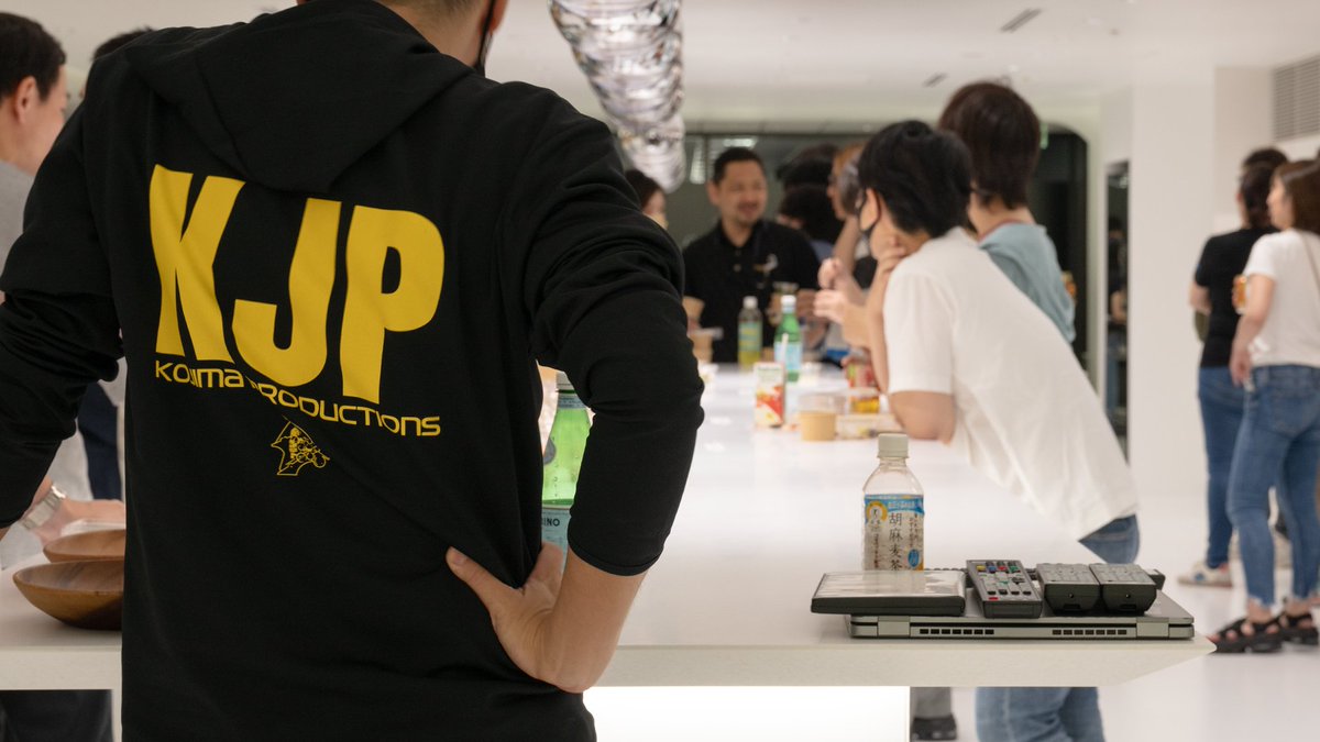 KojiPro2015_EN's tweet photo. #ThisWeekAtKJP

Kojima Productions' tradition of End-of-the-Month celebration is back!🙌

#KojimaProductions https://t.co/yfWdYX5DL3