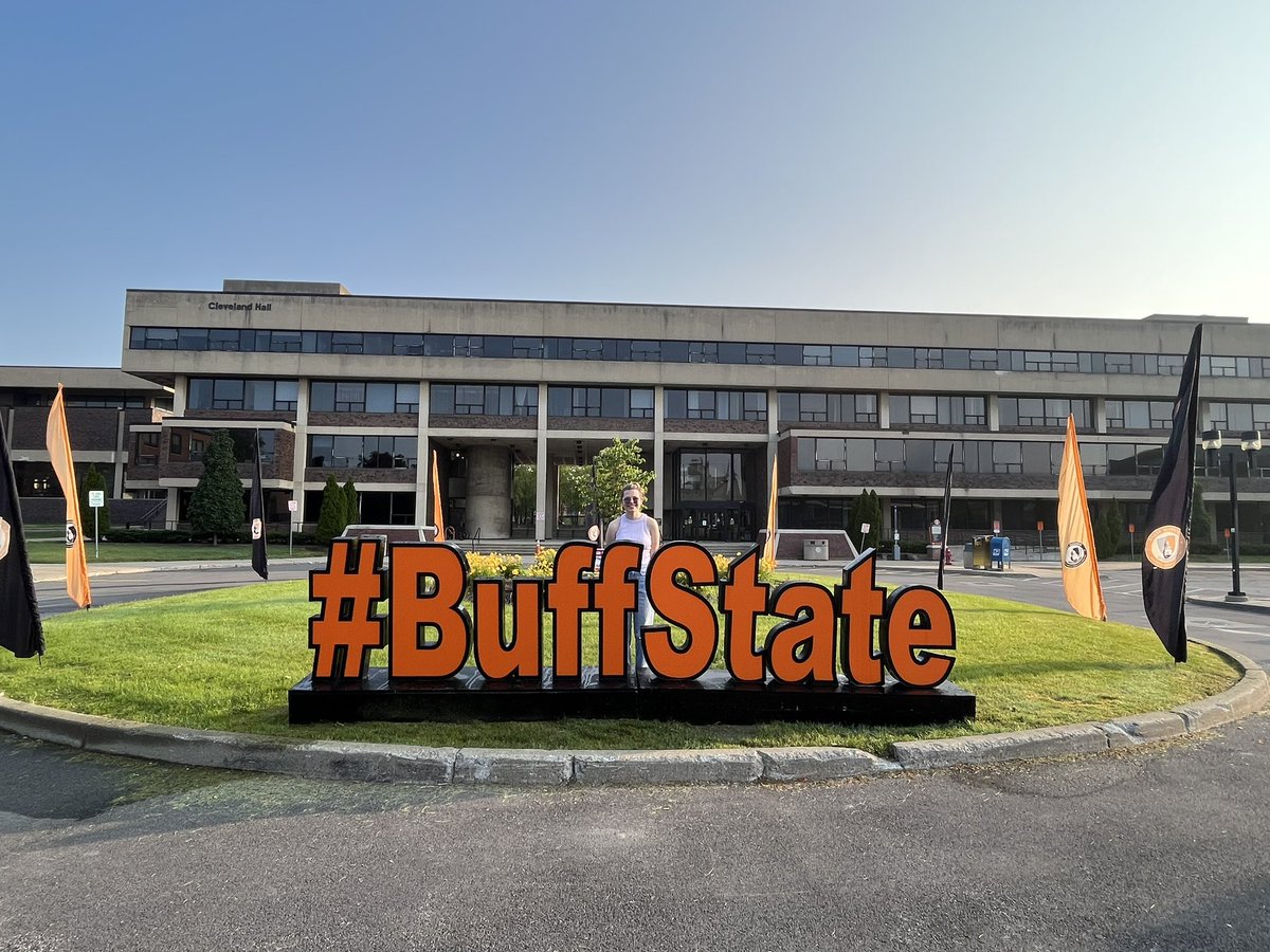 Coach_Spence's tweet image. Her 1st day of @buffalostate freshman orientation! #BuffState