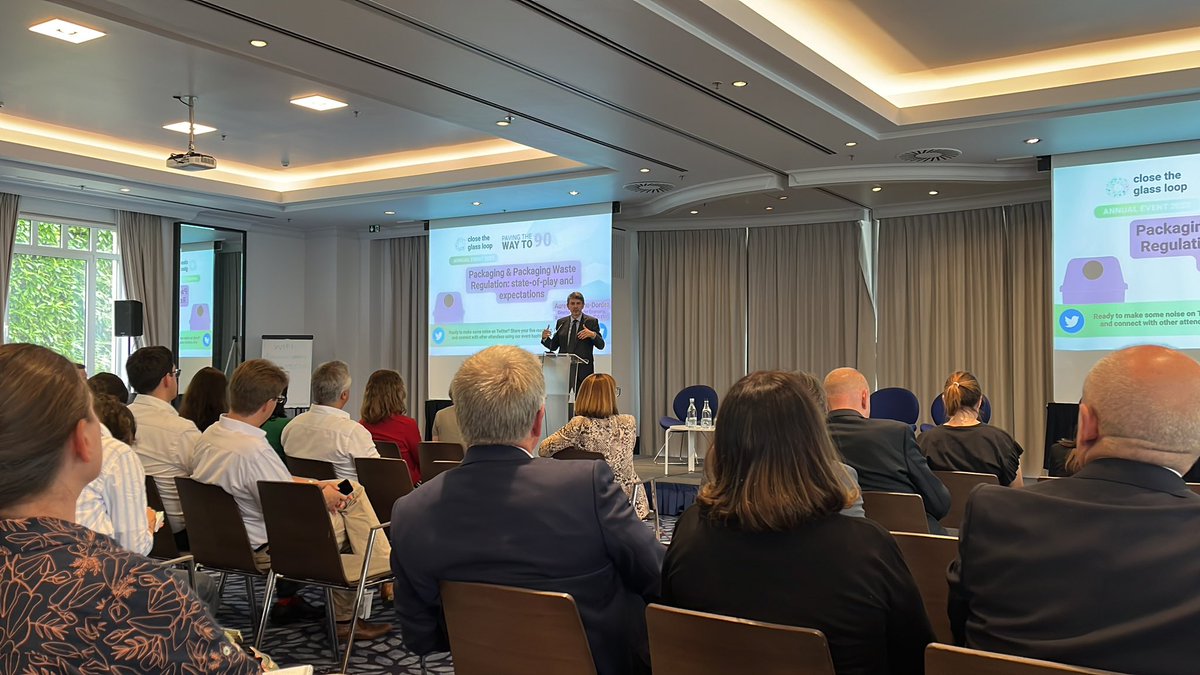 BritGlass's tweet photo. It’s great to be in Brussels for the @theglassloop annual event. Working together across Europe to achieve our industry led 90% collected for recycling rate by 2030 💪 #PavingTheWayTo90 https://t.co/ssYI8MdsZ2
