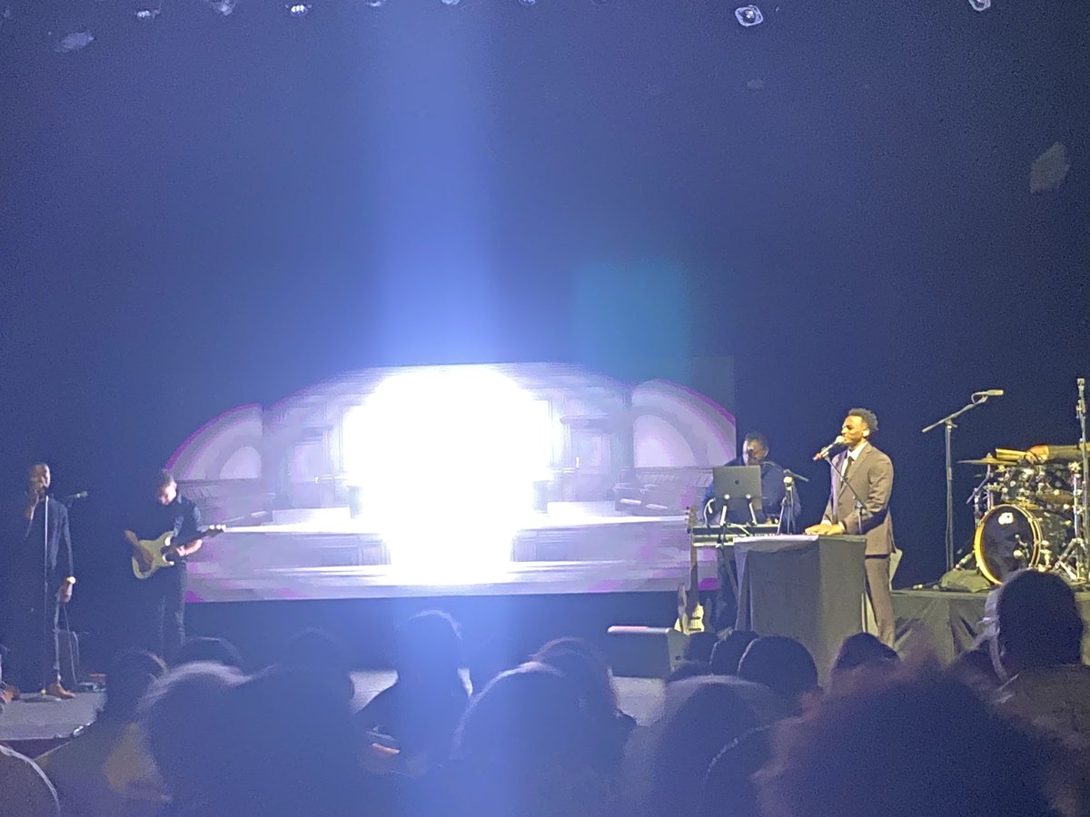 PensivePoet97's tweet photo. An amazing time last night at the show🎶🔥 #acehotel #jonathanmcreynolds #doemusic https://t.co/WQVqjlEhnZ