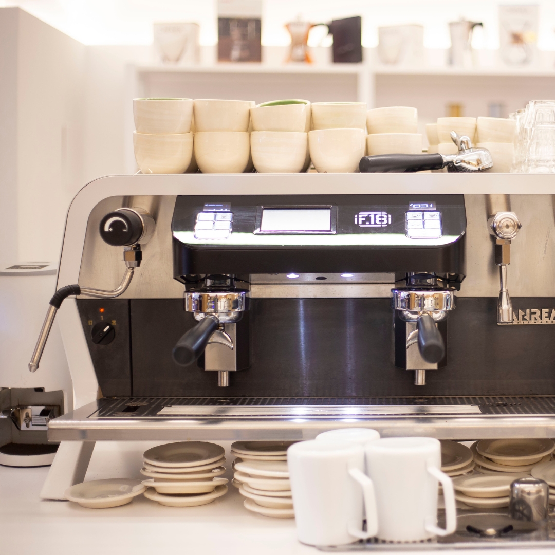 ZerisCoffee's tweet photo. 🤎Todo preparado para el café de la tarde ¿Vienes?🤎
#ZerisFoodAndDrinks #ElZerisDeLaPlaza #Cáceres #CaféDeEspecialidad #caceres #Expreso #espresso #espressomachine https://t.co/dXg7GcMtt8