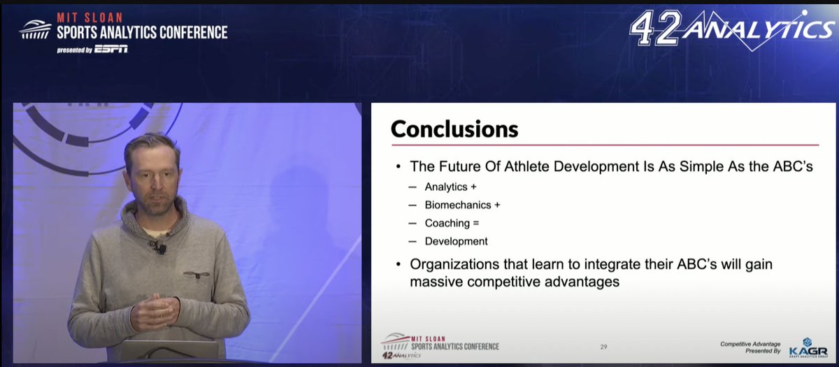 Karl Zelik tweet media