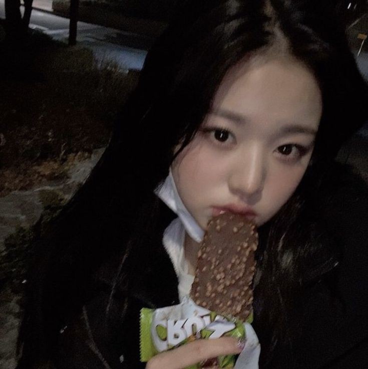 restarting...

hihi! im liza and am looking for moots! im finally back after a while! 

𖦹 she/they, sg
𖦹 not new to #kpoptwt &amp; #stantwt
𖦹 im a wizone, dive, fearnot, bunnies, nswer, &amp; zerose
𖦹 do read my carrd for more!

♡ / ↻ are very much appreciated!