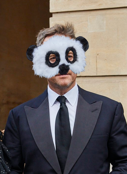 tomwambsgays's tweet photo. i don't think we'd ever see matthew wearing that panda mask, so i just went ahead https://t.co/DQ78WhEJ2M