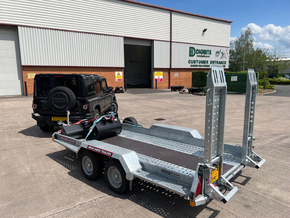 First customer collection with an Ineos Grenadier 4x4.

In the metal, it really looks and feels the part of a proper workhorse. Very impressive.

Thumbs up from everyone in the goods yard.

#grenadier #grenadier4x4 #ineosgrenadier #excavatorbuckets #excavatorattachments