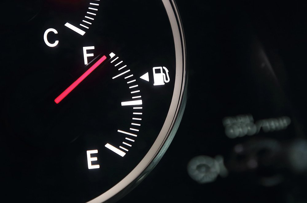 BOTAD01's tweet photo. I came back home yesterday with an almost empty tank, and I planned to visit my friends today for ileya. I know the fuel in the car won't be enough, so I took a step of faith. I opened the tank, shouted Akanbi 7 times, and boom, full tank! 

This govt is already favoring me o. https://t.co/rHA7sTbazz
