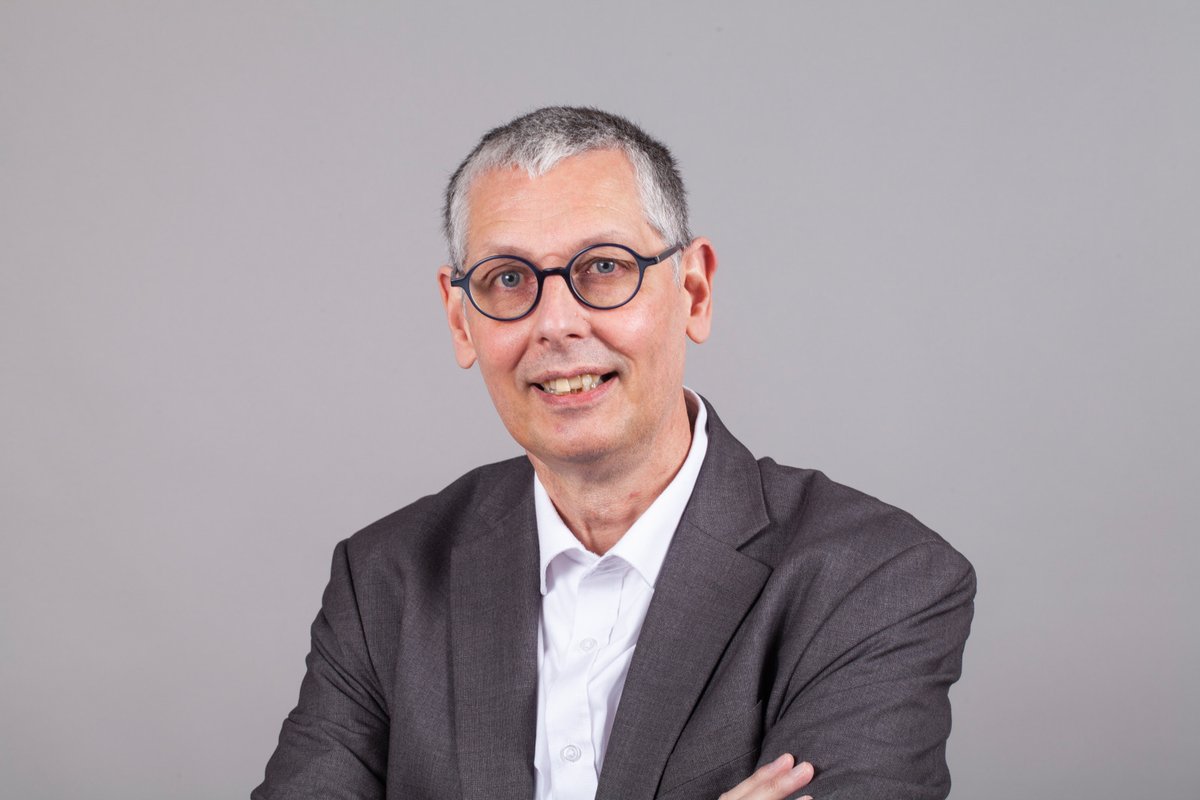 Sorbonne_Univ_'s tweet photo. #ThinkRH2023 Pascal Frey, vice-président Ressources humaines, financières et numériques @sorbonne_univ_ participera à la table-ronde « Carrières, transitions digitale et écologique : Quelles stratégies RH ? » organisée par @NewsTankRH #Recrutement https://t.co/VQXHzzOMqM