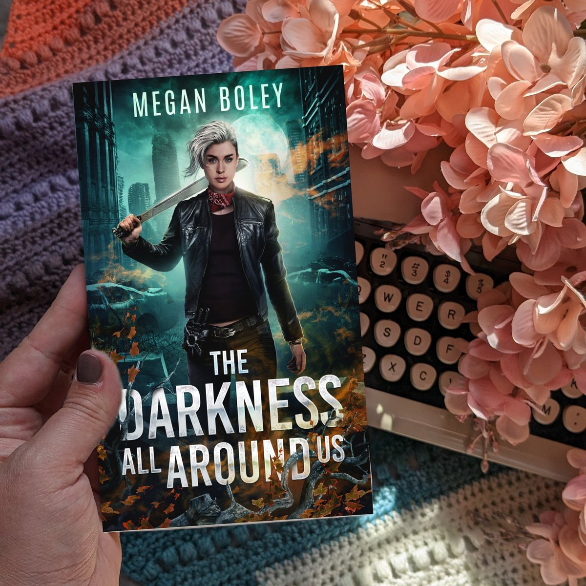 Happy cover reveal to this beauty! 

Facing your demons is hard. It's even harder when one of them will not stop talking.

The Darkness Around Us has found family, morally gray characters, revenge, and platonic friendships. 

@RRBookTours1 #rrbooktours #coverreveal #scifibooks