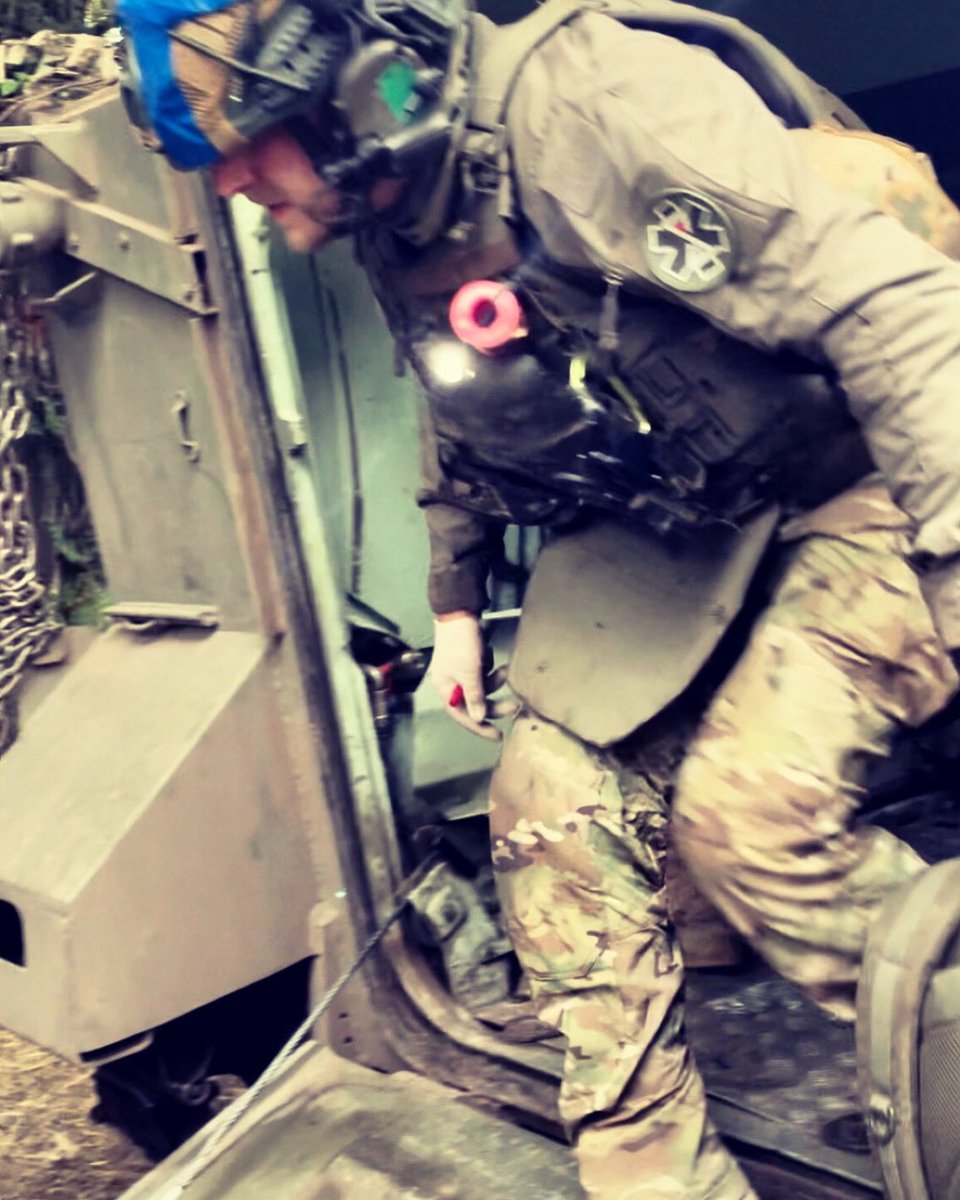 Odcinek Zaporoski, dalej pracujemy w strefie śmierci, na szczęście wśród nas nie ma strat. Każdego dnia jednak są osoby, którym musimy zamykać oczy. Walczymy o ciała poległych jak o żywych, rodzina czeka na ich powrót. Zrezygnowałem z funkcji rzecznika <a href="/RCB_RP/">Rządowe Centrum Bezpieczeństwa</a>, chce zająć się