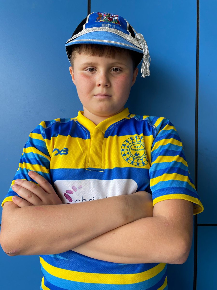 YsgolTreganna's tweet photo. Llongyfarchiadau i RJ o flwyddyn 6 am dderbyn cap Ysgolion Caerdydd dan 11.
Congratulations RJ from year 6 after reciving your u11 Cardiff Schools cap. @csru_u11 #serenydyfofol⭐️🏉 #daiawnti #blwyddyn6treg https://t.co/KYoFSdjjvi
