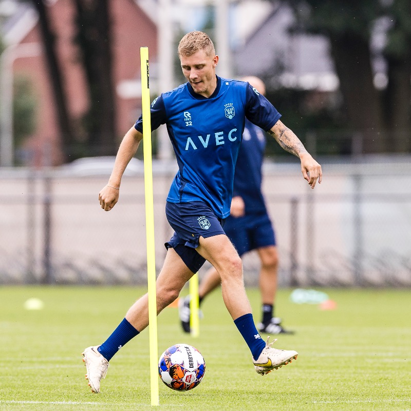 WillemII's tweet photo. Eerste training ✔️
#SeasonPreps⚡️