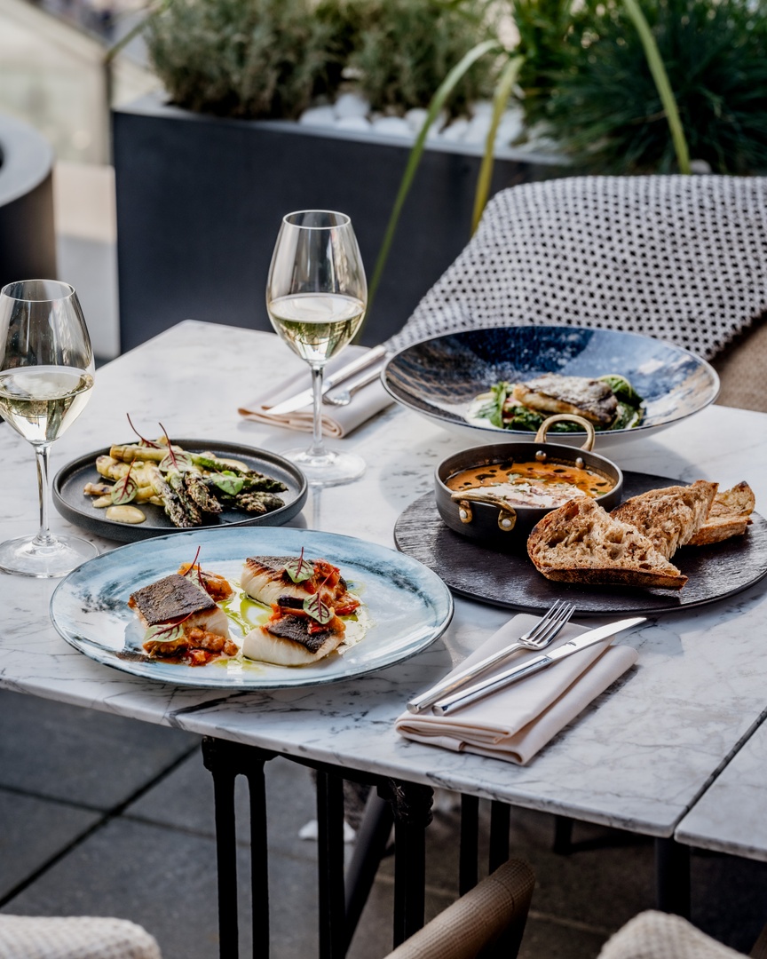 Table for two? 

Enjoy some sharing plates with that special someone ✨

#foodie #restaurantlondon #foodielondon #rooftopterrace #barsoflondon #terrace #wine #soho