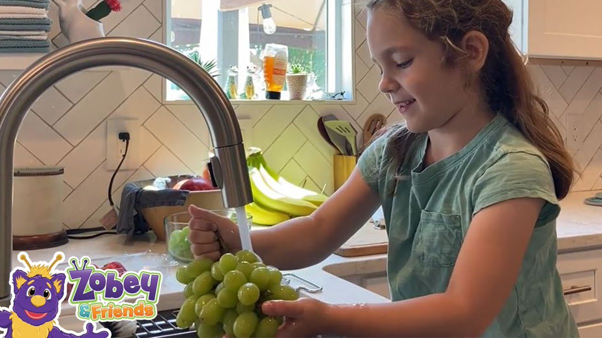 Turn your little ones into little chefs this summer! 👩‍🍳😘 Children are more likely to try new foods when they help make them. 

Join Zobey to learn how the family can have fun in the kitchen. Watch Zobey's Let's Cook Together video: youtu.be/hOC7r_bowmA 

#TexasWIC #TexasHHSC