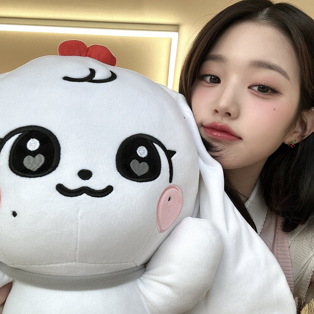 난 체리 종류별로 다 갖고있지롱 부럽지 다이브 나랑 커플 체리 할 사람🤍🙋🏻‍♀️🍒

#IVE #아이브
#JANGWONYOUNG #장원영